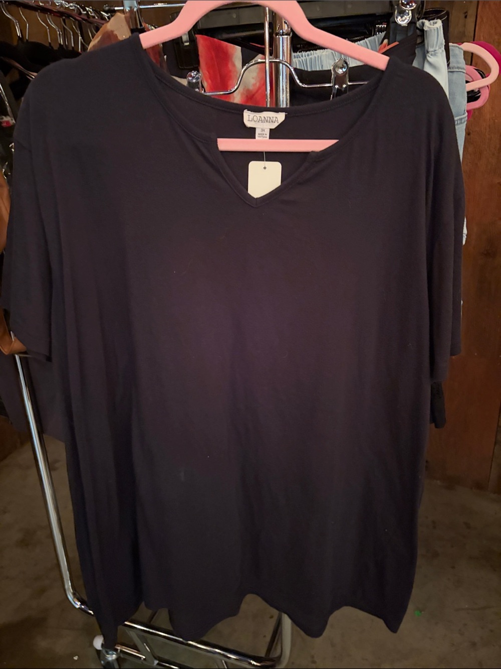 Anna Black V-Neck Short Sleeve Tee